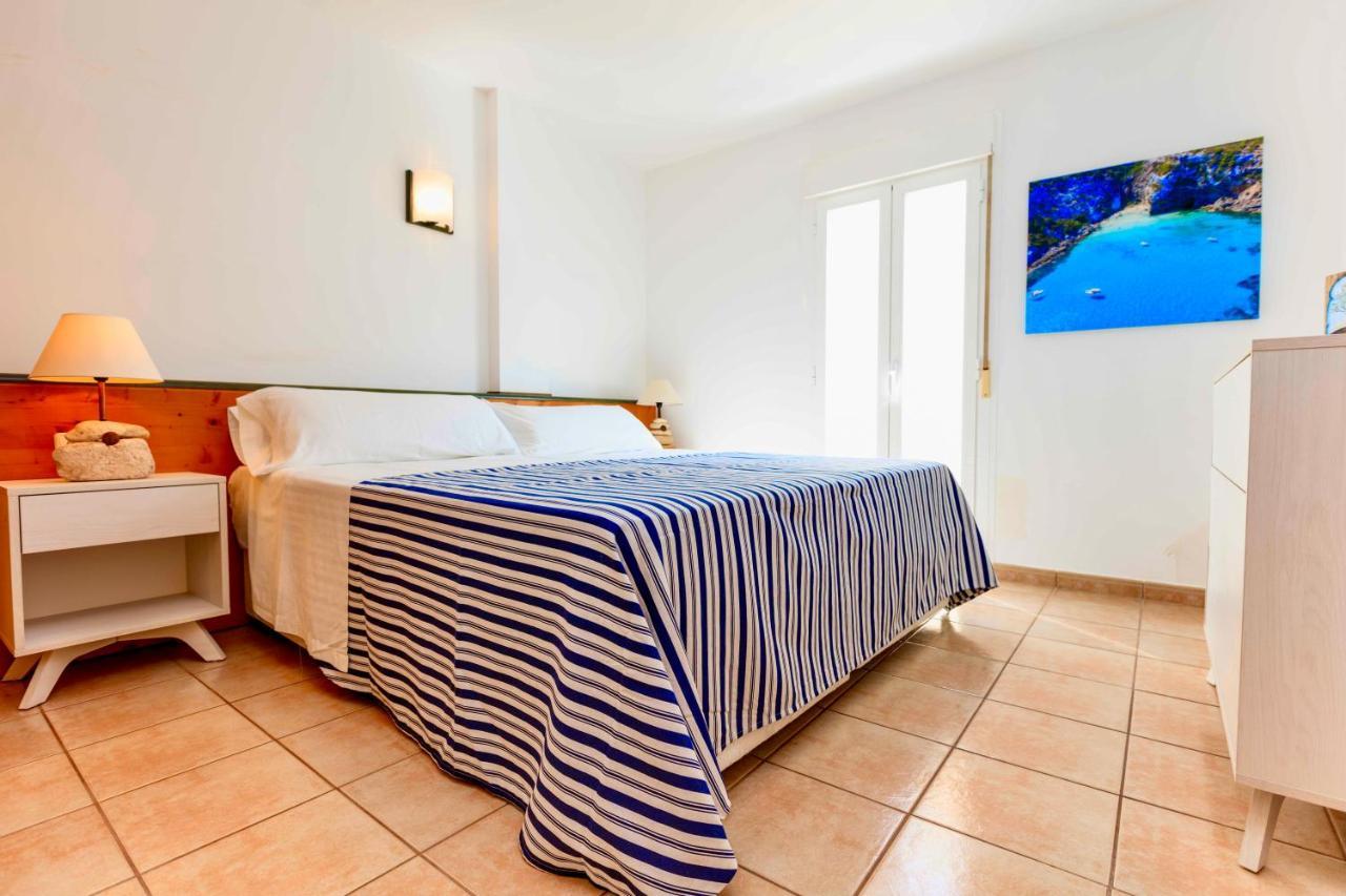 אס פוחולס Apartamentos Sa Varadero Fronte Mar Espujols מראה חיצוני תמונה